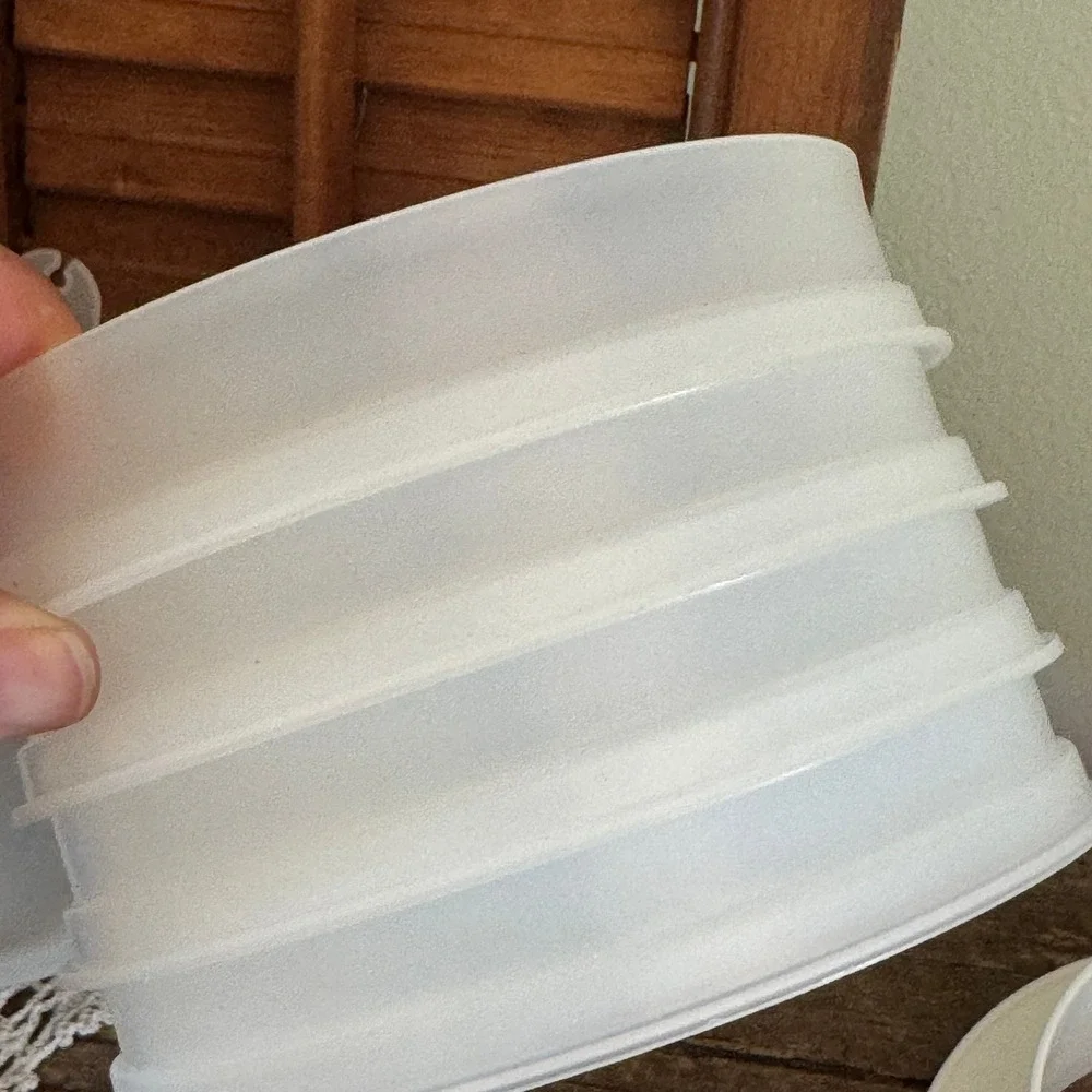 Tupperware Hamburger Press and Keepers Set White Blue Handle 6 Piece Vintage